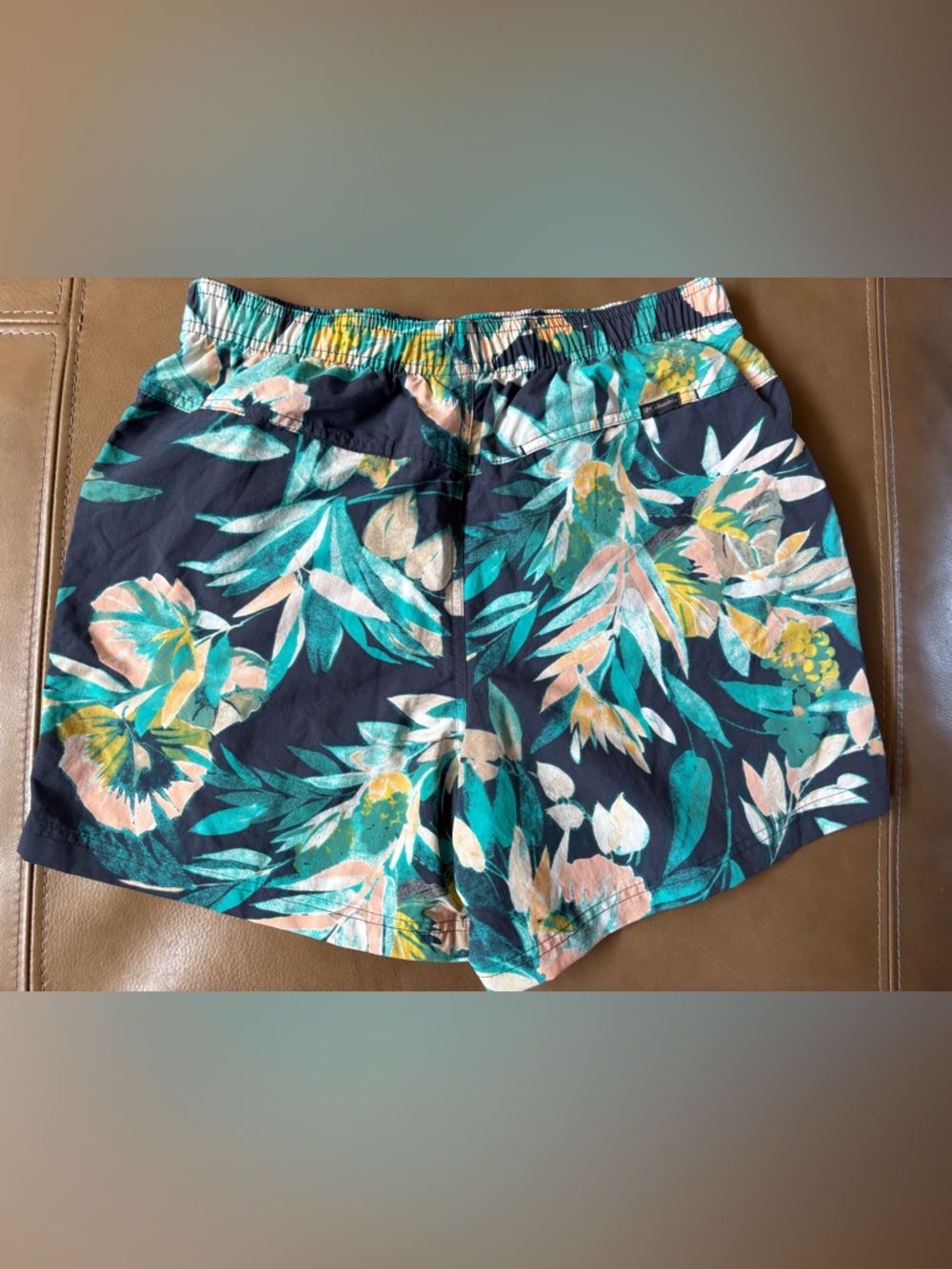 Columbia Navy Floral Elastic-Waist Summer tropical 4inch Shorts - Picture 2 of 6